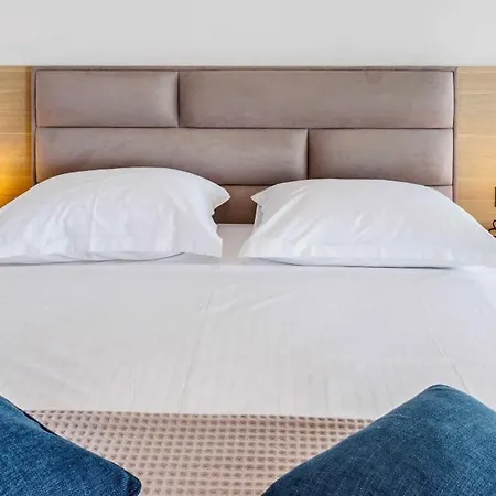 Stella Maris Deluxe Aparthotel 4*