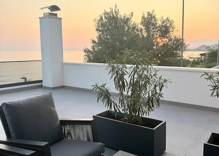 Stella Maris Deluxe Aparthotel 4*