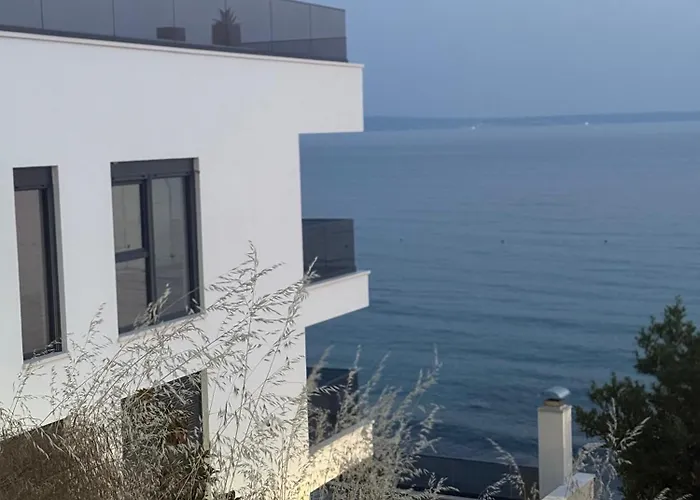 Stella Maris Deluxe Aparthotel 4*