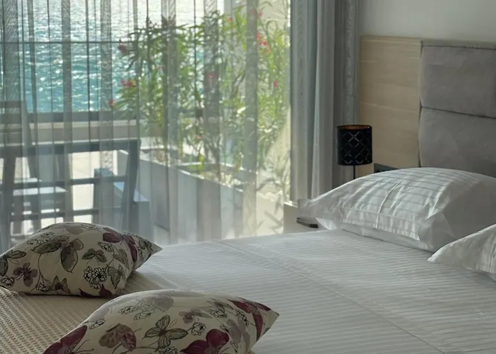 Stella Maris Deluxe Aparthotel