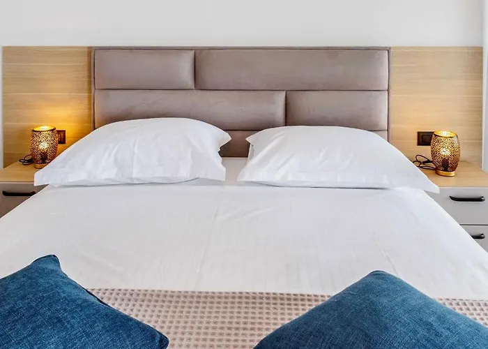 Stella Maris Deluxe Aparthotel 4*