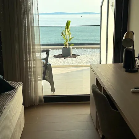 Ξενοδοχείο με διαμερίσματα Stella Maris Deluxe 4*
