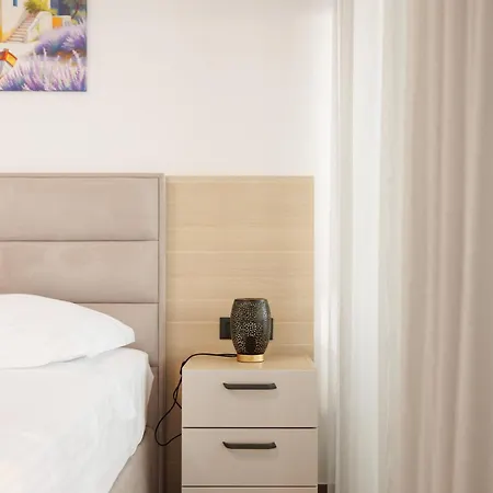 Apartmanhotel Stella Maris Deluxe 4*